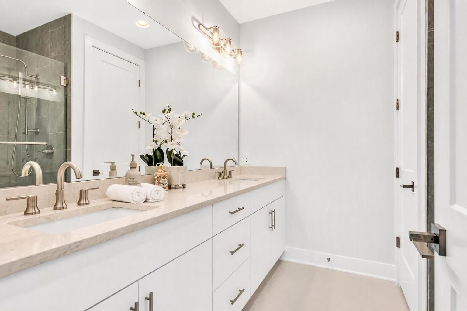 Holiday home 2 Rooftop Homes - Sleeps 24 - Near Geodis Park Nashville