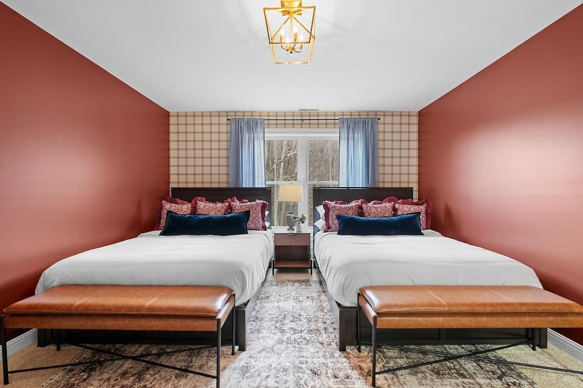 Cedar Peak - Pool Hot Tub & Gym Sleeps 24 * Nashville
