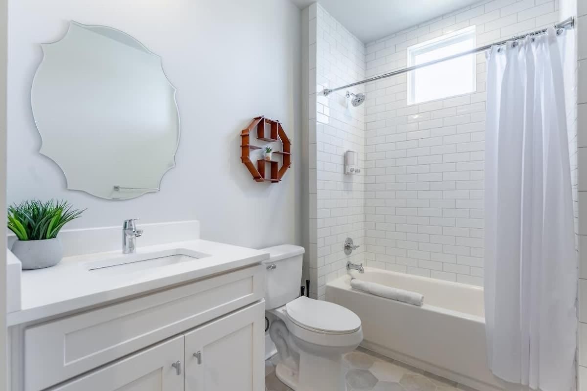 4br East - Walk To Bars & Restaurants