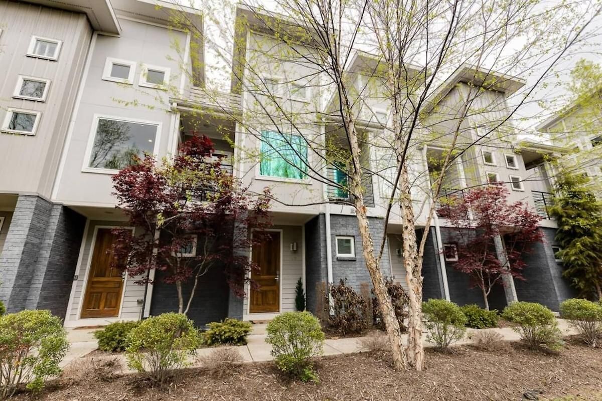 Funk House. Mins To Broadway. Parking Holiday home