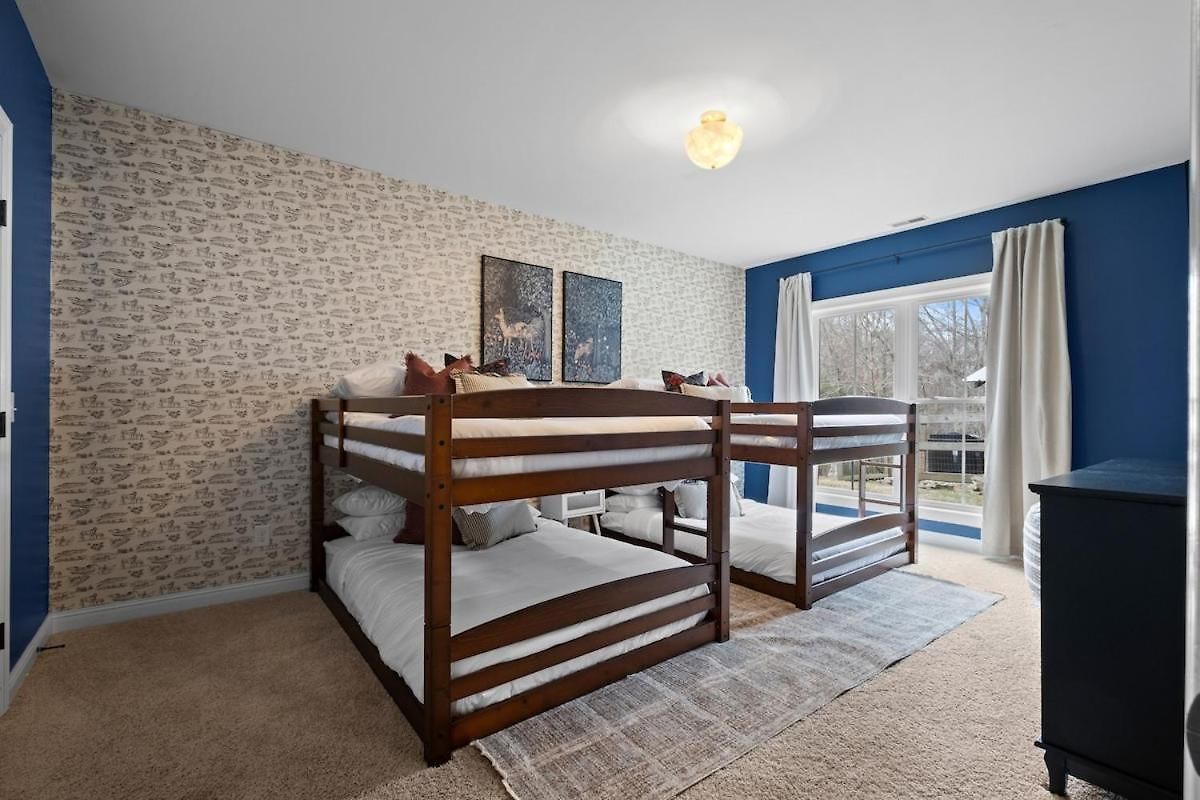 Cedar Peak - Pool Hot Tub & Gym Sleeps 24 * Nashville
