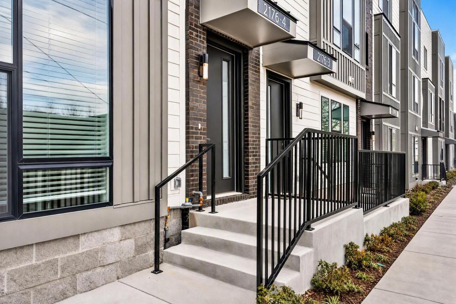 2 Rooftop Homes - Sleeps 24 - Near Geodis Park *