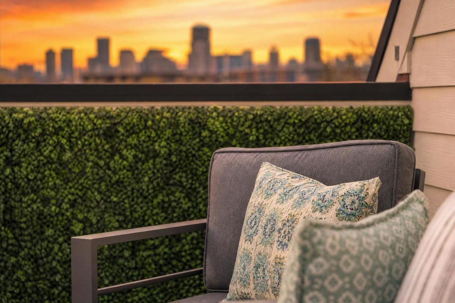 Holiday home 2 Rooftop Homes - Sleeps 24 - Near Geodis Park Nashville