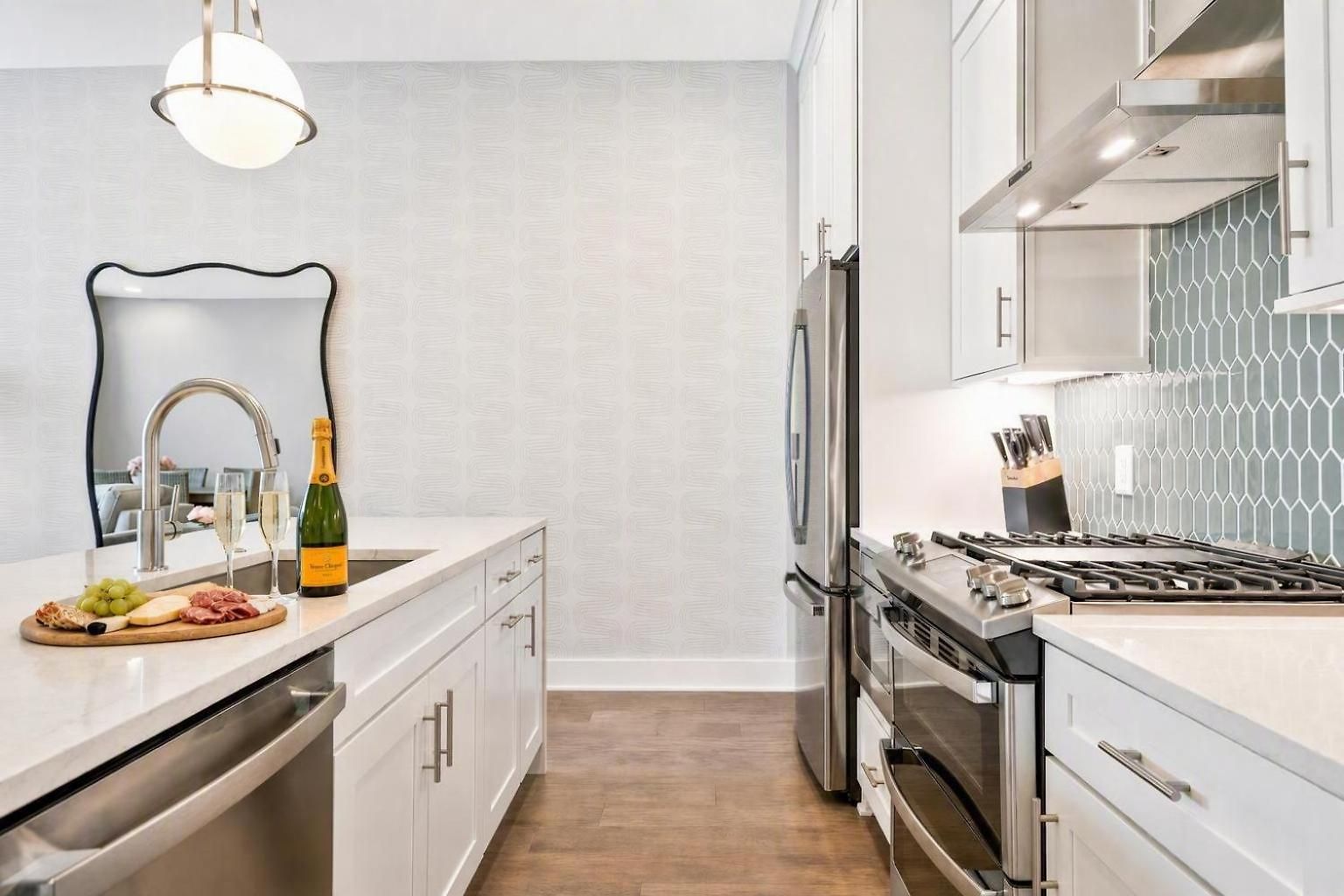2 Rooftop Homes - Sleeps 24 - Near Geodis Park Holiday home Nashville
