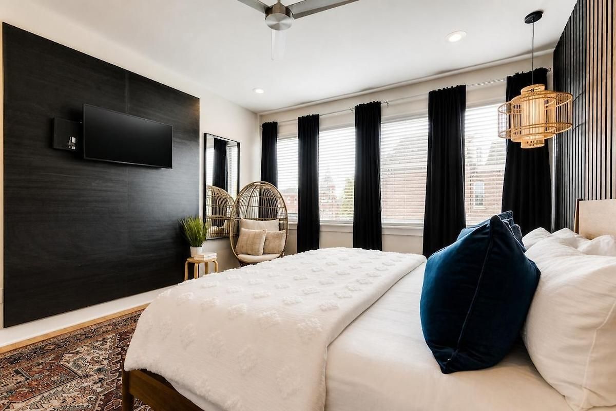 Funk House. Mins To Broadway. Parking Holiday home
