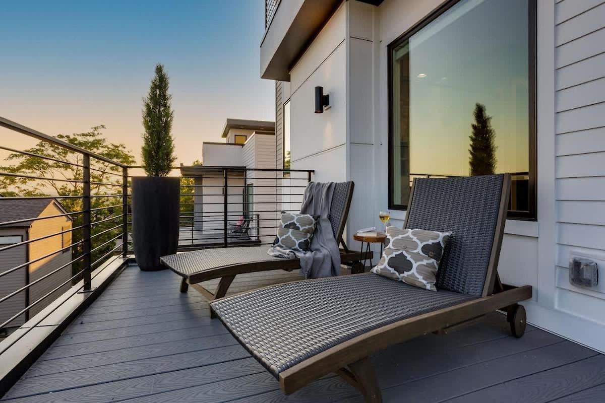 2 Ultra Lux Homes Sleeps 24 Hot Tub & Rooftops *