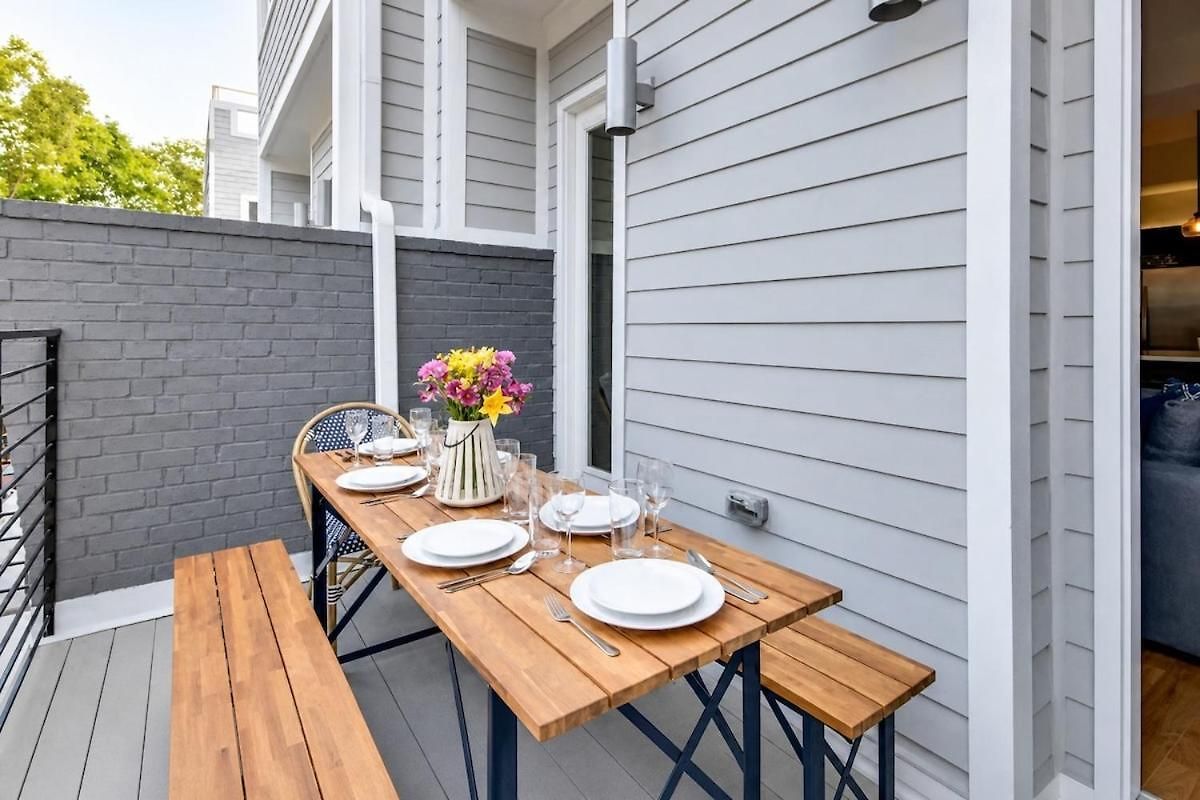 Holiday home Funk House. Mins To Broadway. Parking