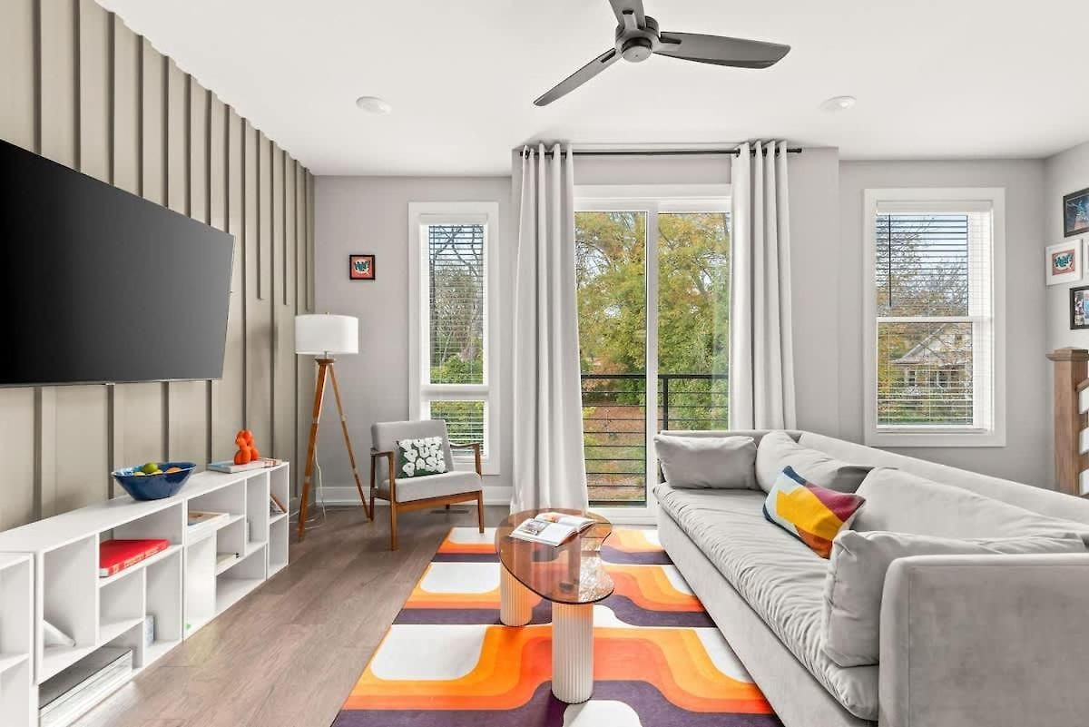 Pop Art 4br Near Downtown And Sleeps 10 Apartment *