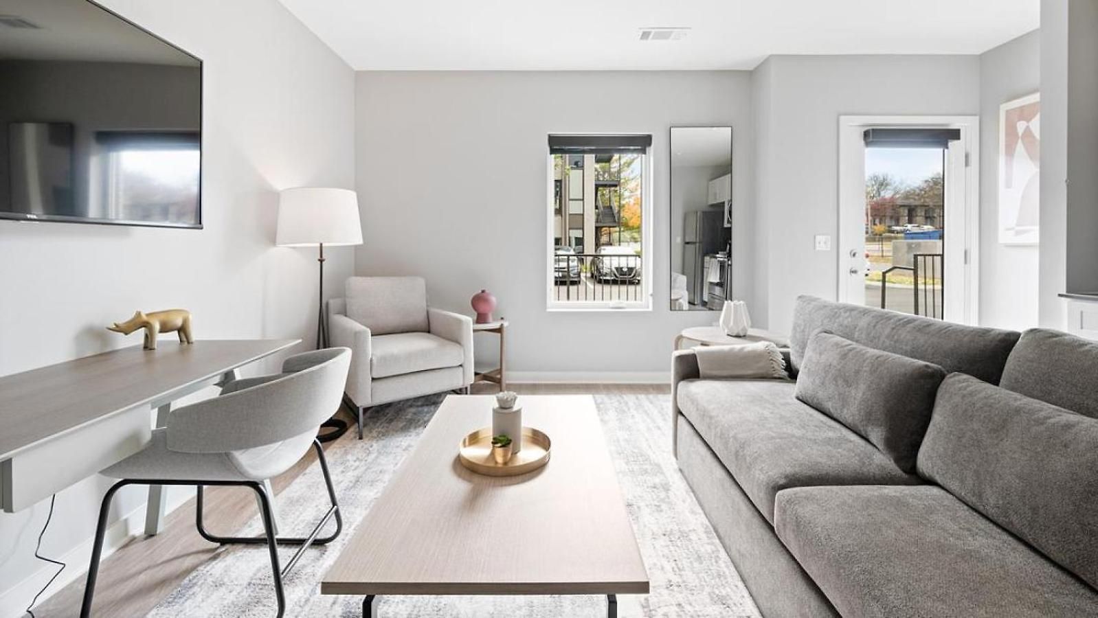 Landing Modern With Amazing Amenities Apartment Nashville