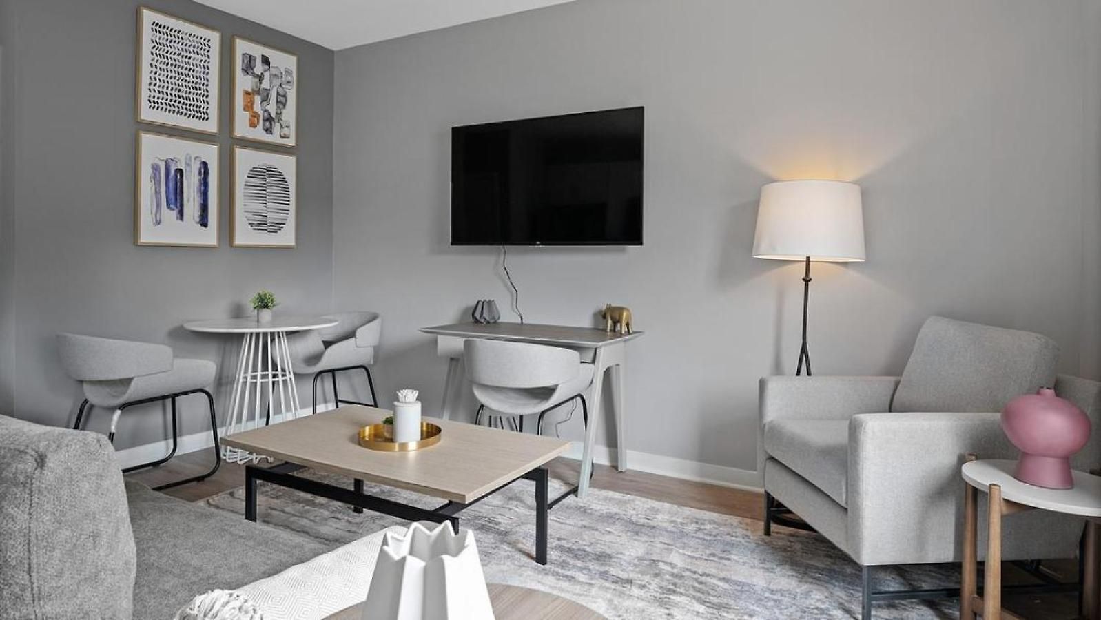 Apartment Landing Modern With Amazing Amenities *