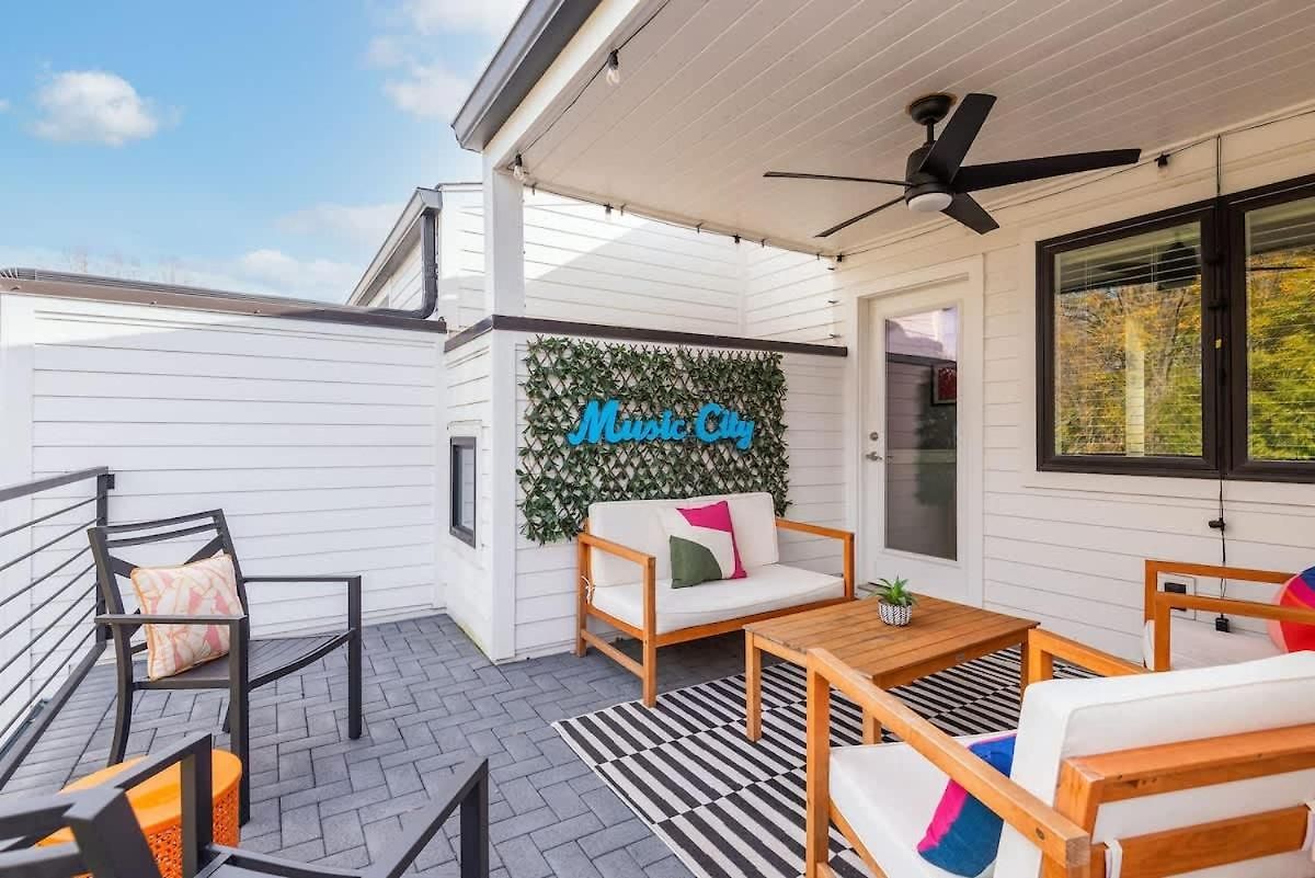 Pop Art 4br Near Downtown And Sleeps 10 Apartment *