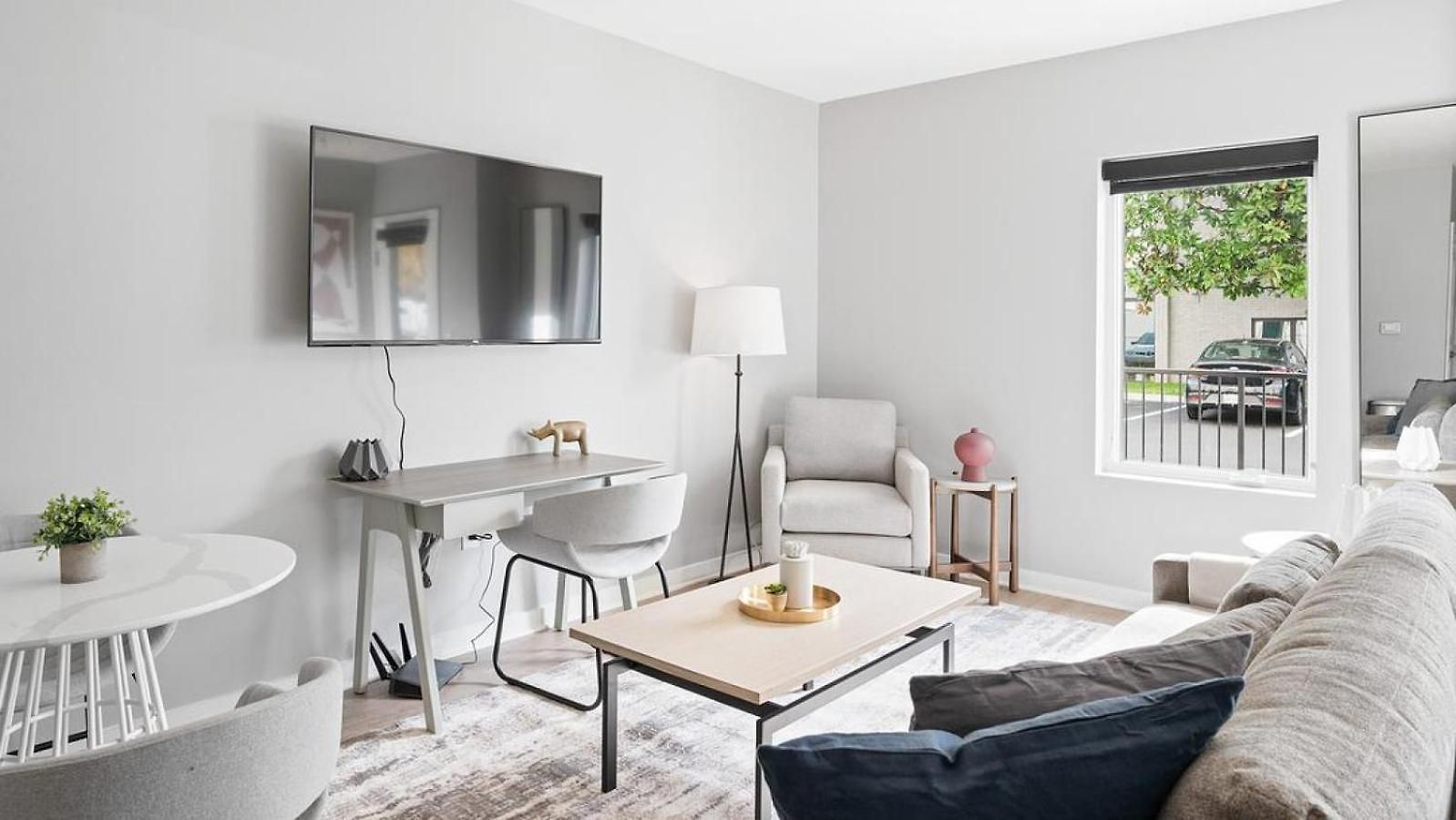 Landing Modern With Amazing Amenities * Nashville
