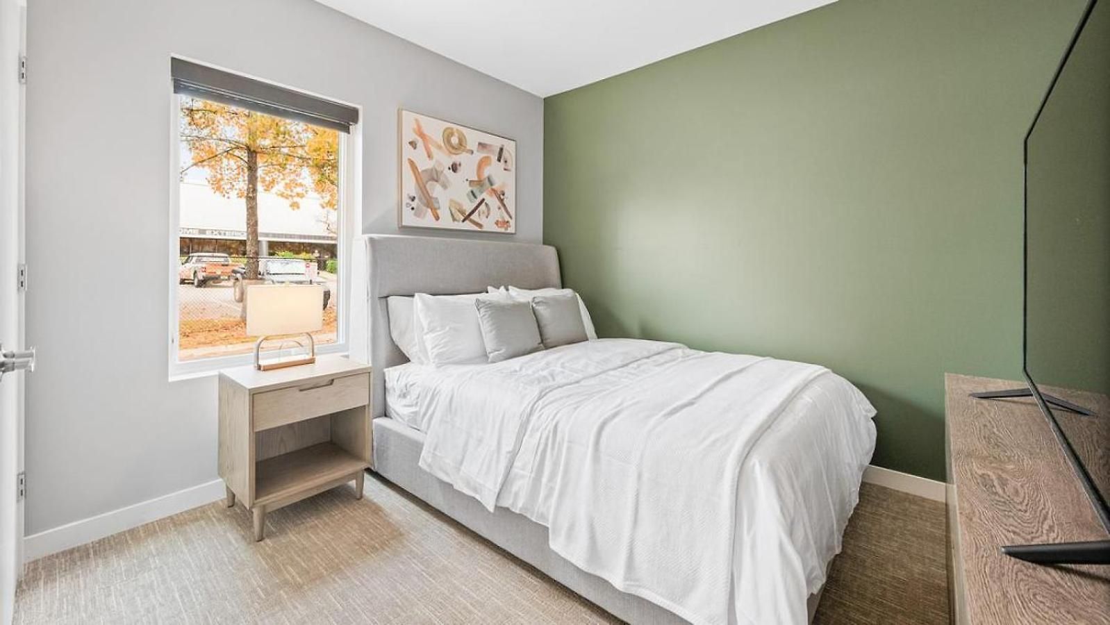 Landing Modern With Amazing Amenities *