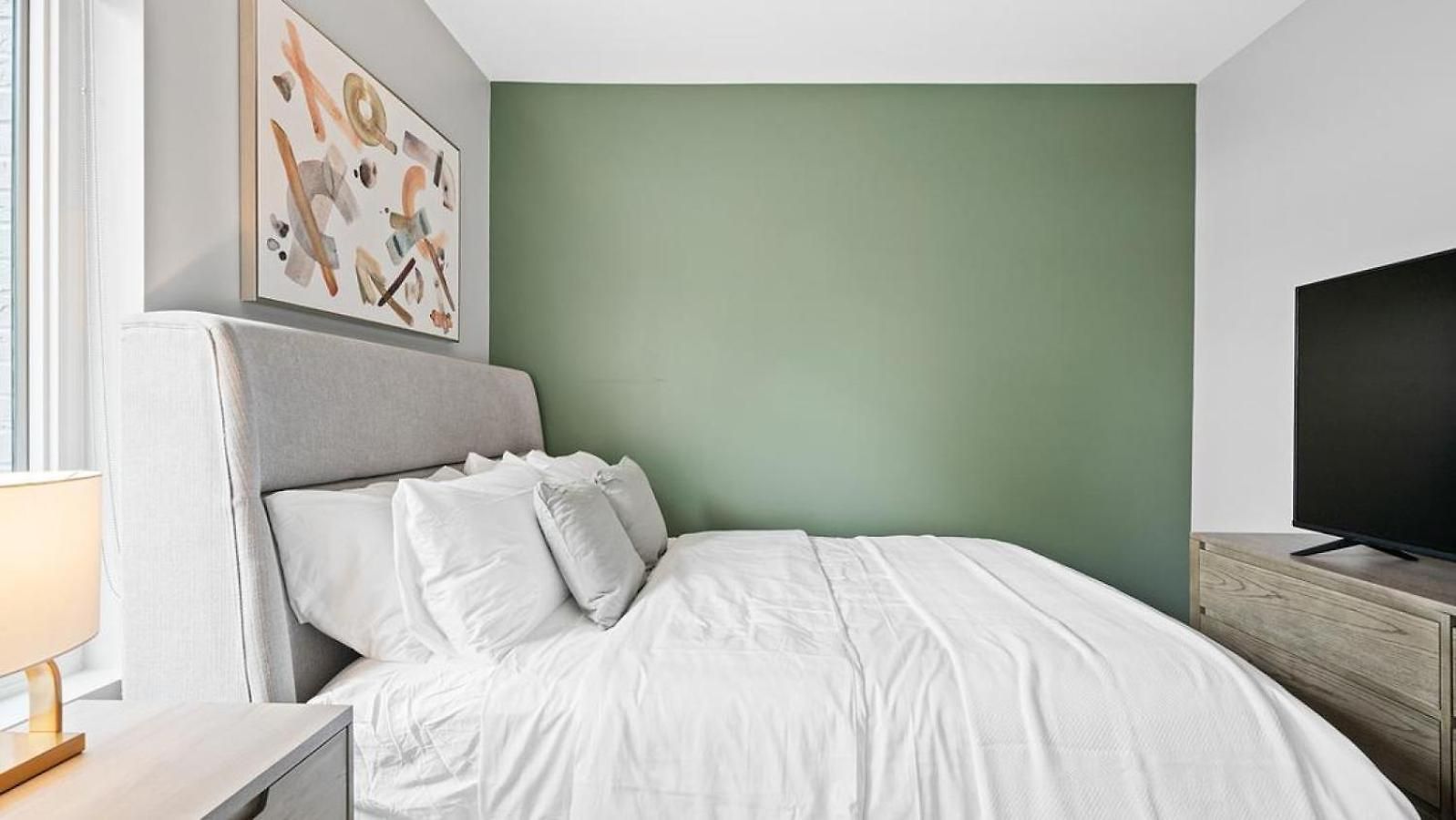 Apartment Landing Modern With Amazing Amenities *
