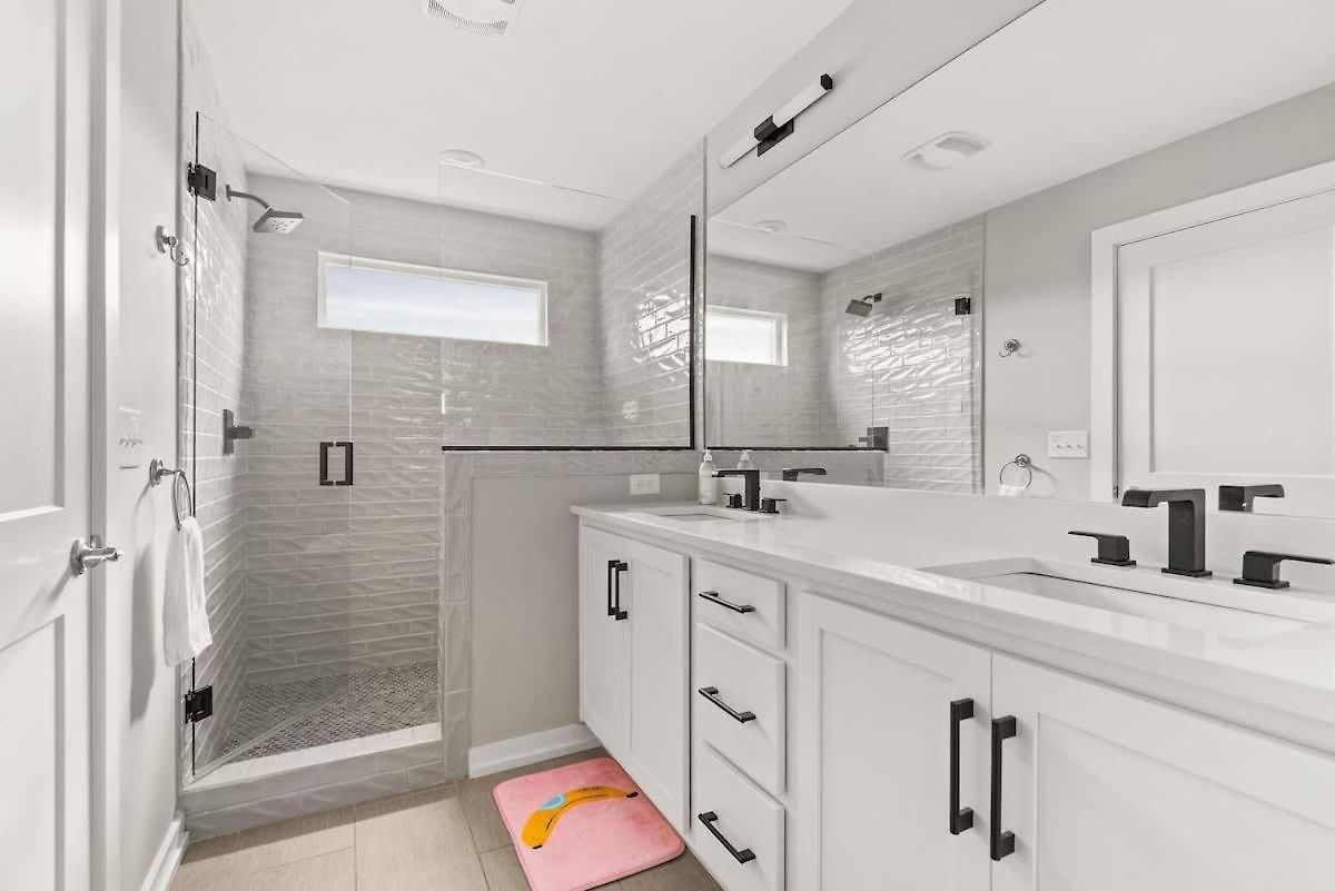Pop Art 4br Near Downtown And Sleeps 10 Apartment
