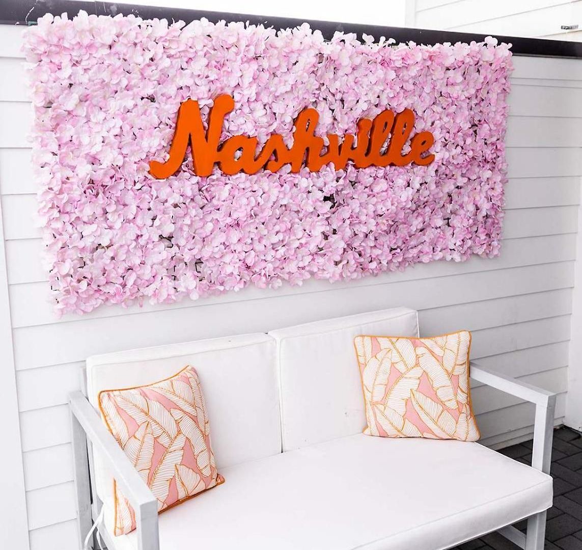 Modern East 4br Deck And Sleeps 10 Apartment Nashville