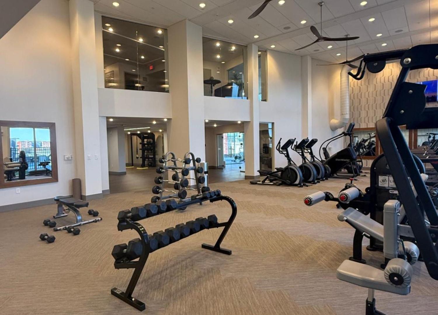 The Amazon Pool Gym Parking Games Apartment *