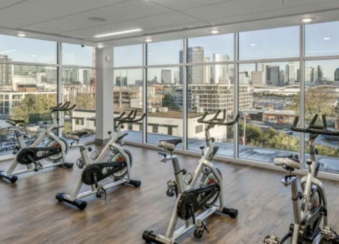 Apartment The Amazon Pool Gym Parking Games