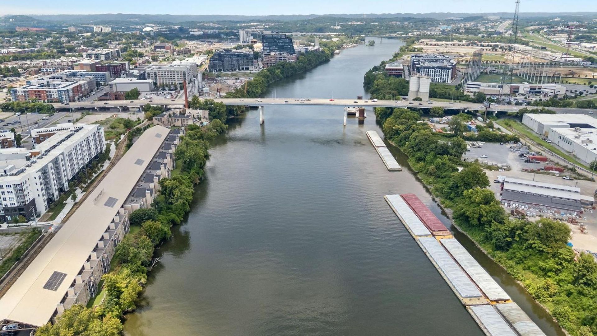 Apartment Stylish W Private Deck & River View Nashville