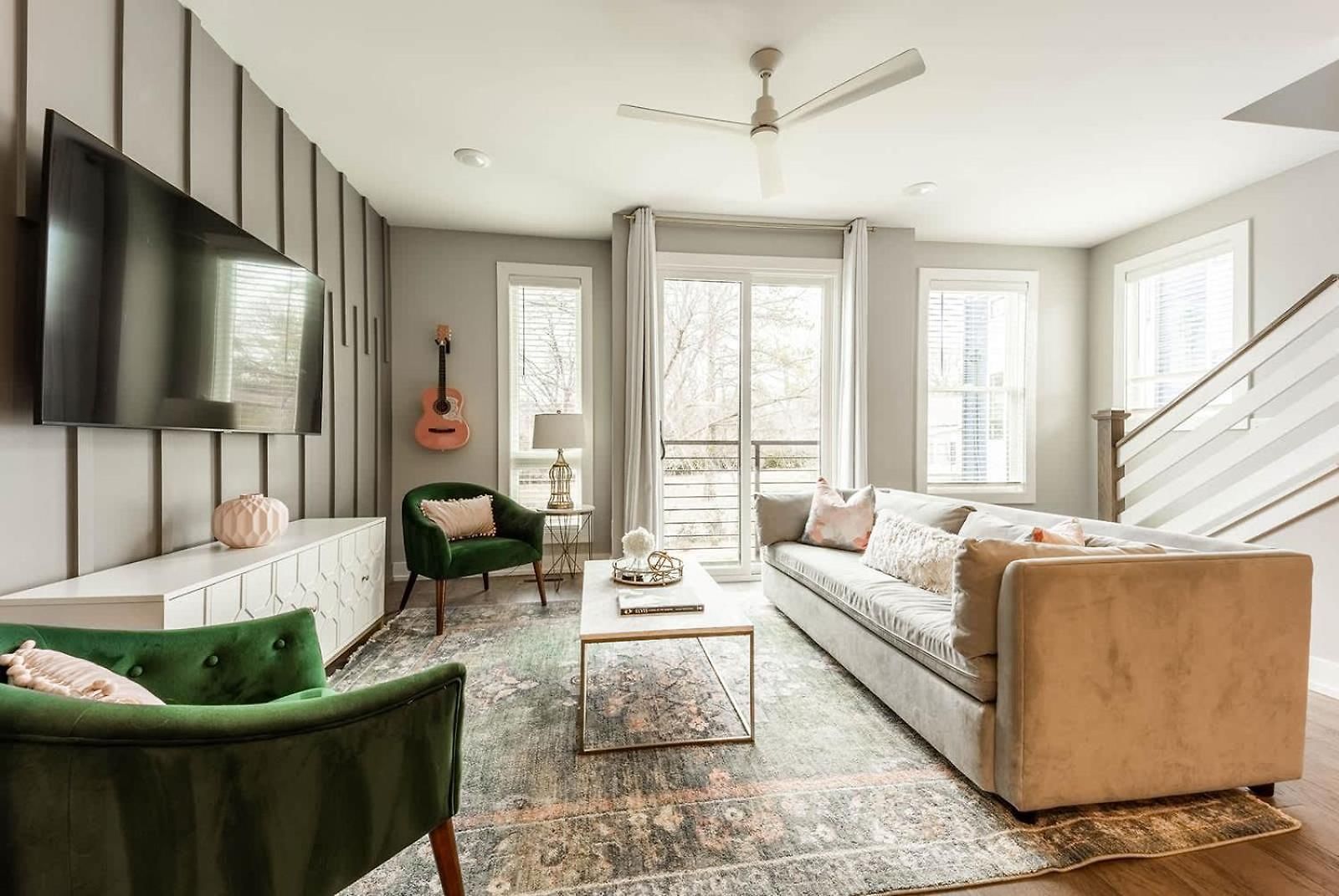 Apartment Modern East 4br Deck And Sleeps 10 Nashville