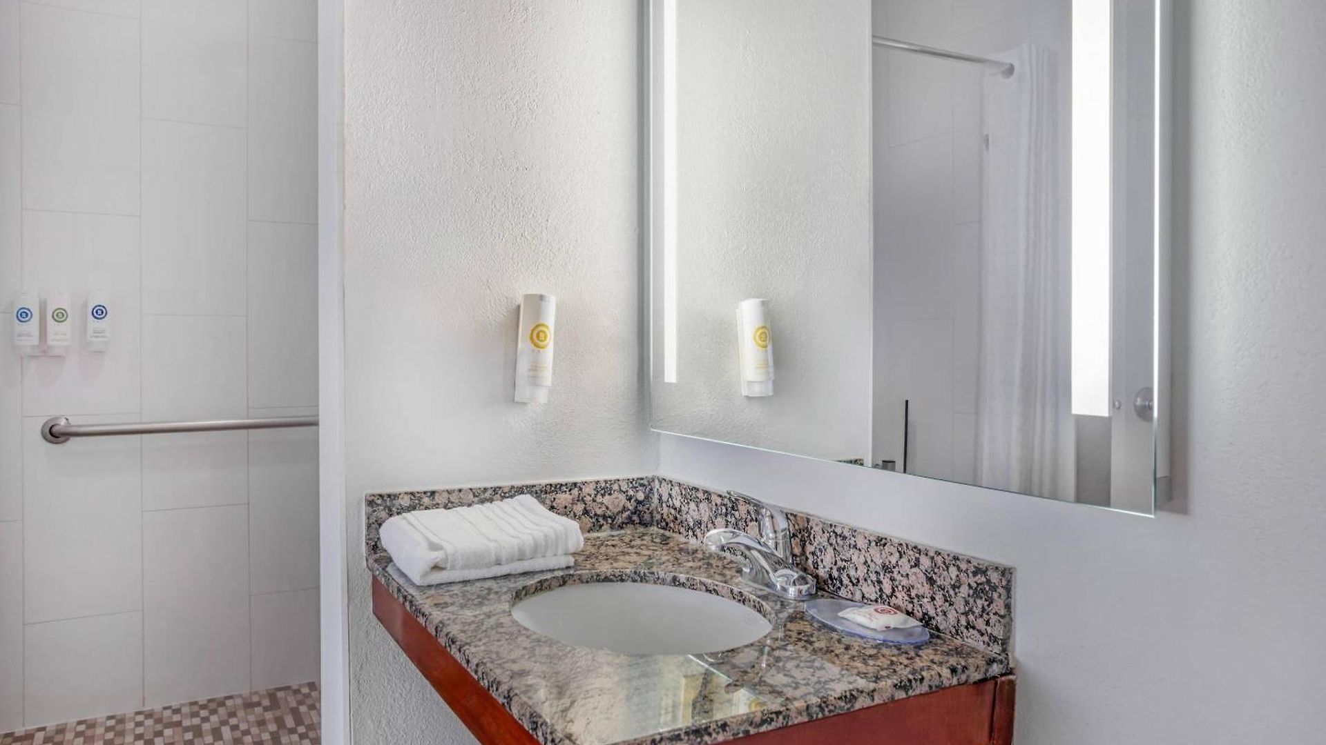 Comfort West Inn 4*