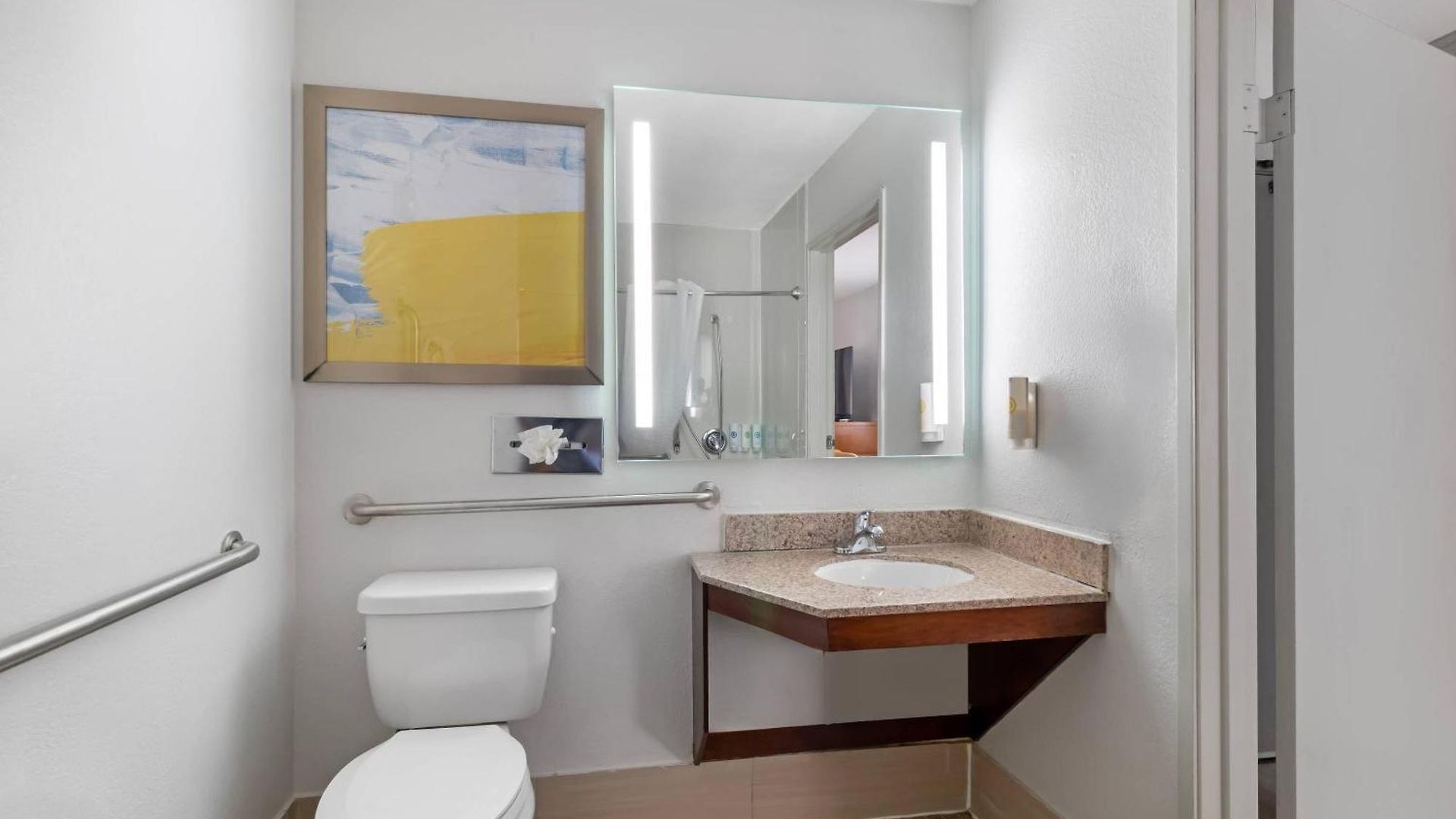 Inn Comfort West 4*