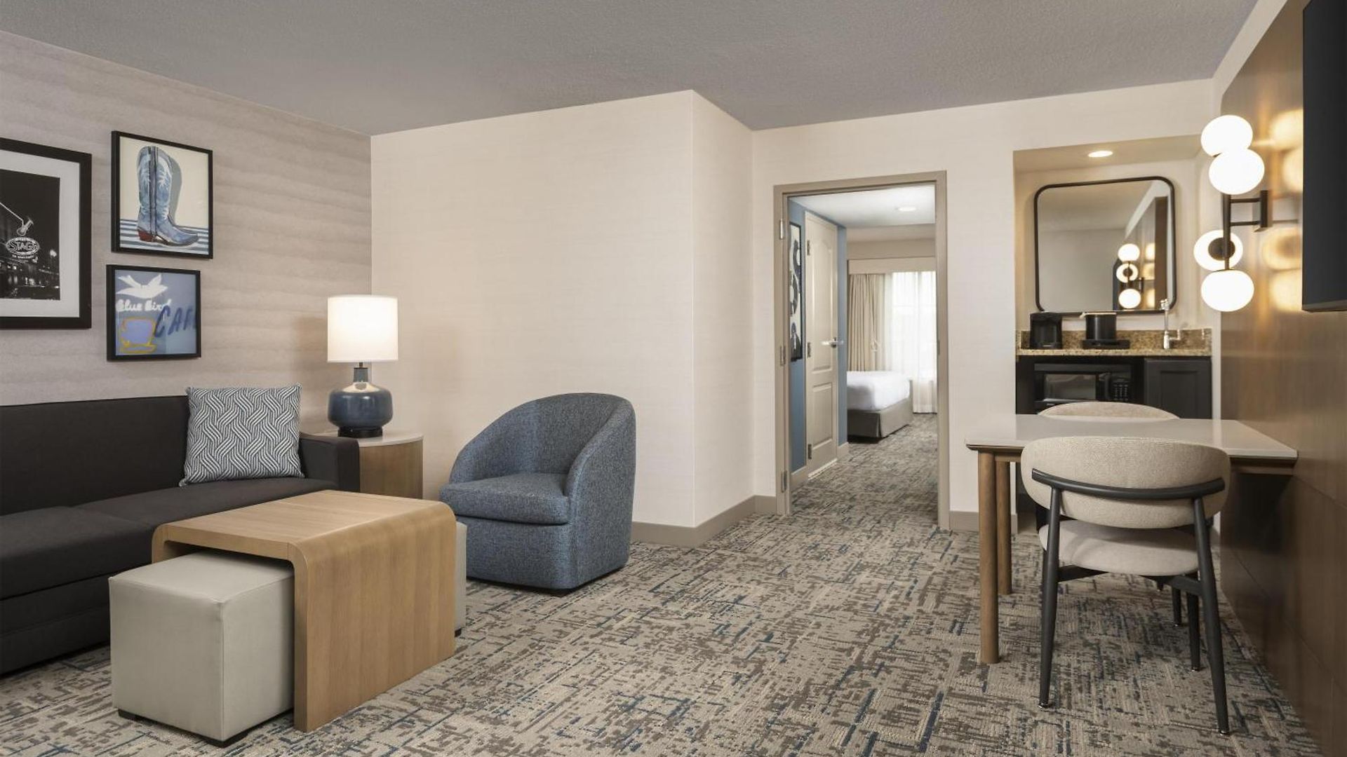Embassy - At Vanderbilt 3*