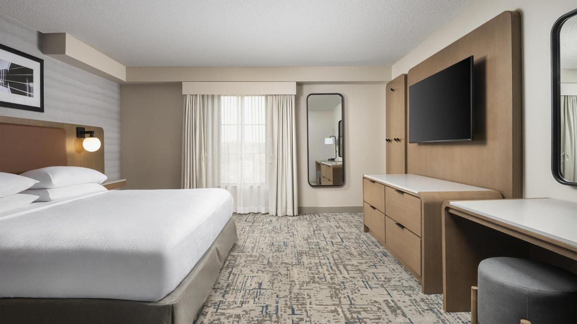 Hotel Embassy - At Vanderbilt 3*