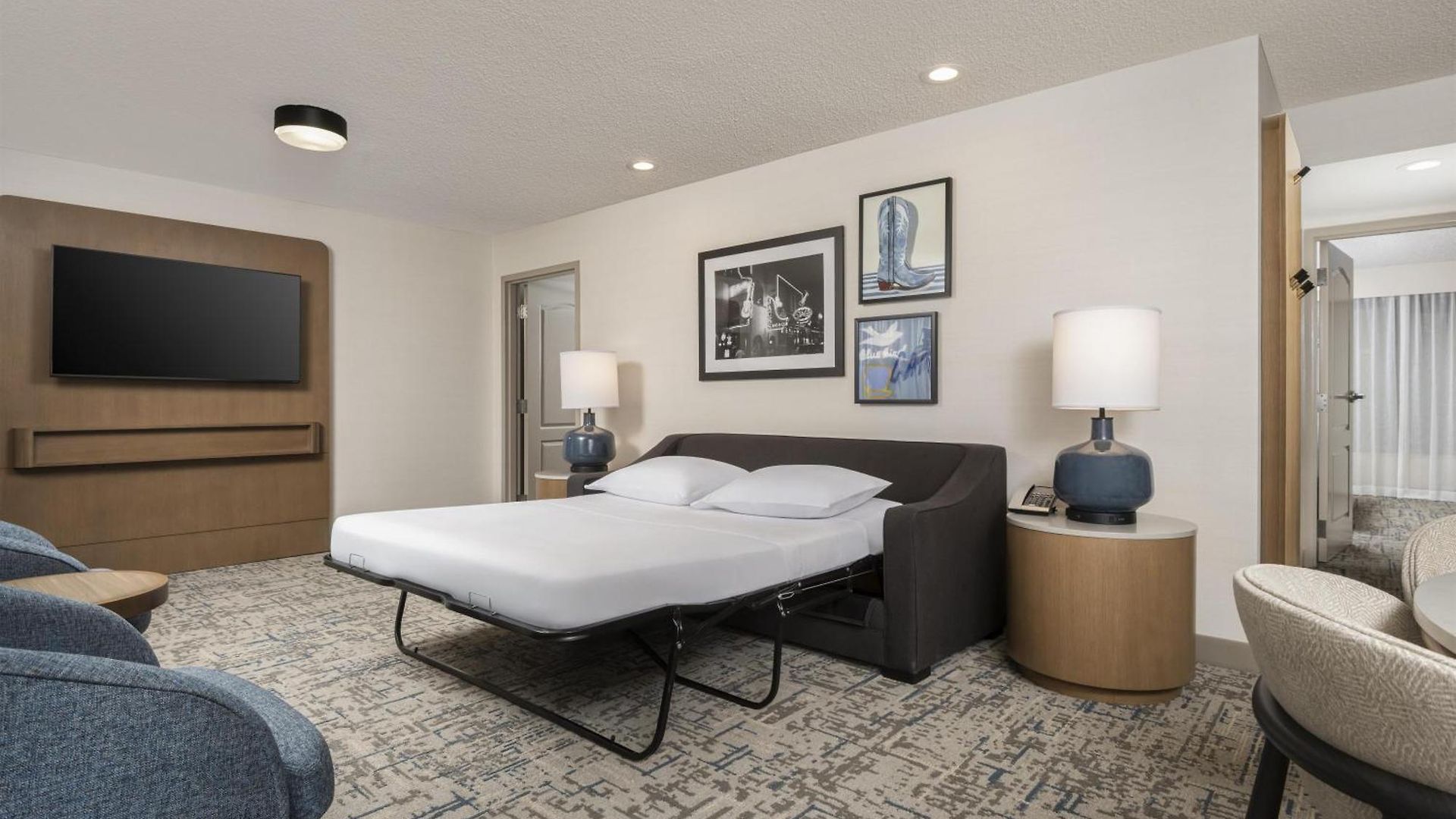 Embassy - At Vanderbilt 3*