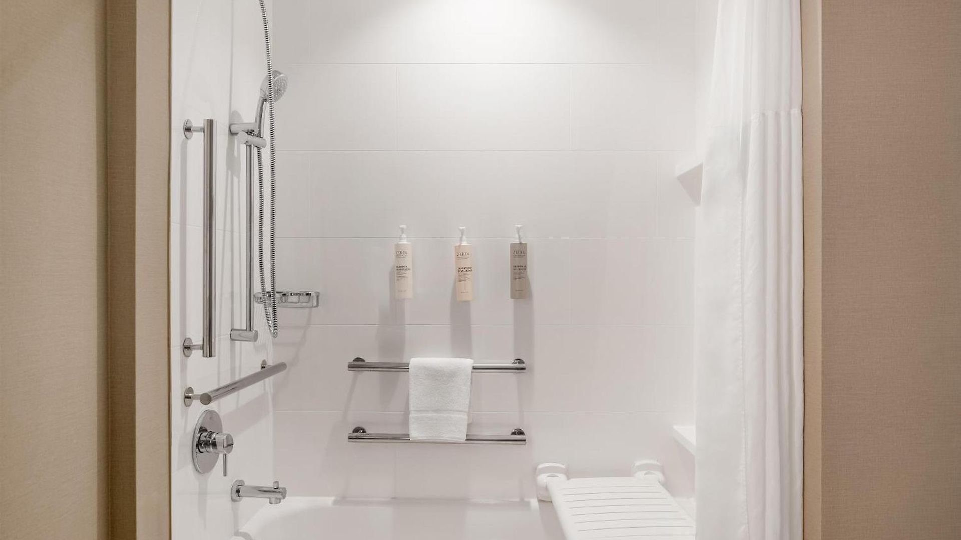 Hampton By Hilton Airport Century Place Hotel 3*