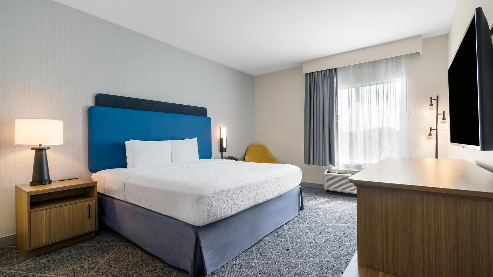 Hampton By Hilton Airport Century Place Hotel