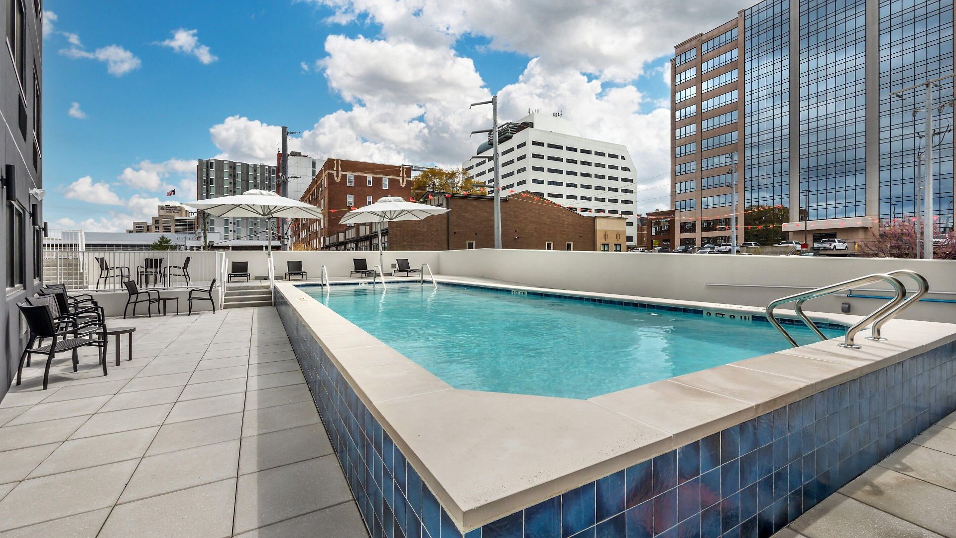 Express & West End - Univ Area By Ihg Hotel 3*