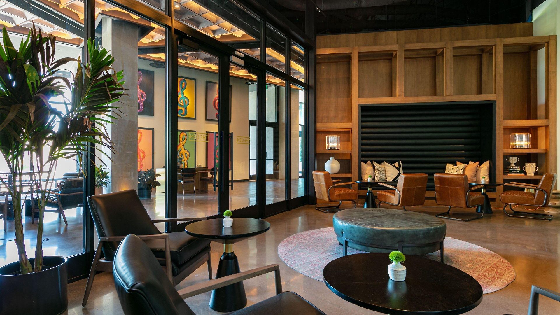 W Hotel 5*