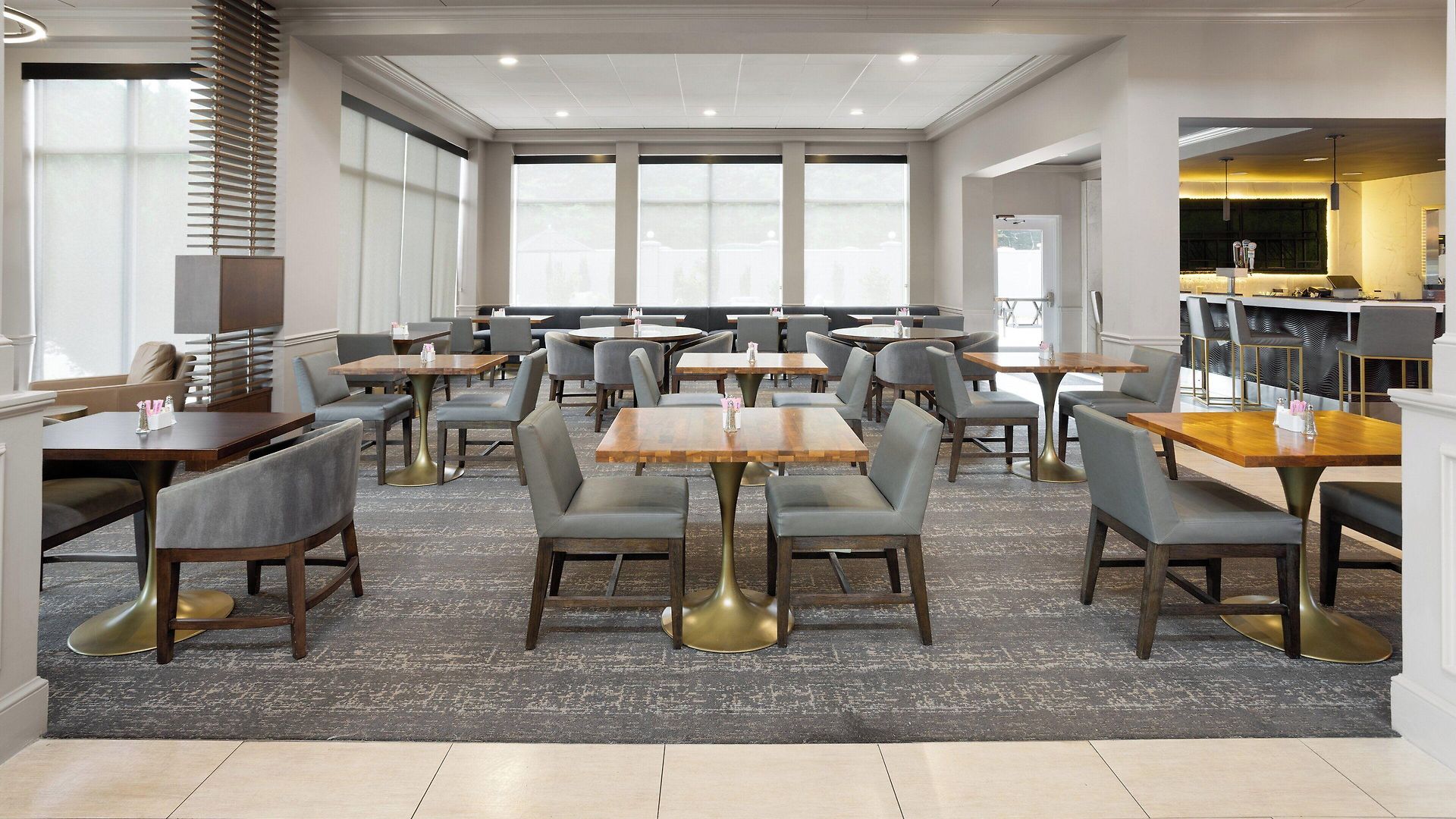 Crowne Plaza Airport By Ihg Hotel 3*