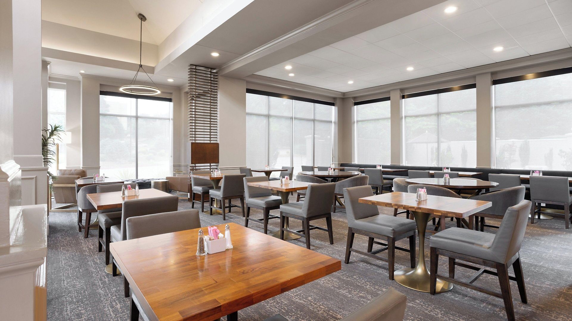 Crowne Plaza Airport By Ihg Hotel Nashville
