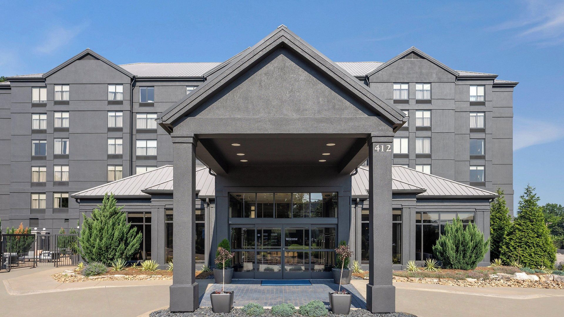 Crowne Plaza Airport By Ihg 3*