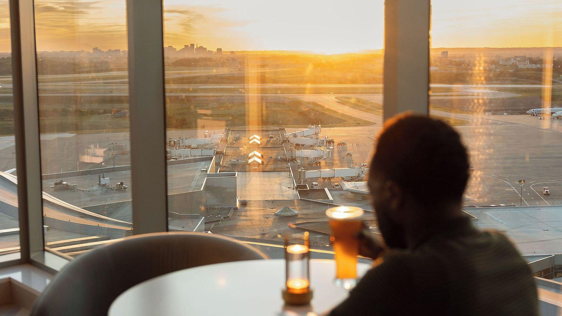 Hilton Bna Airport Terminal 4*