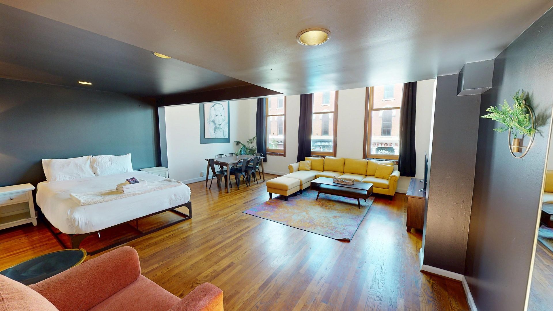 The Lofts At 107 Aparthotel