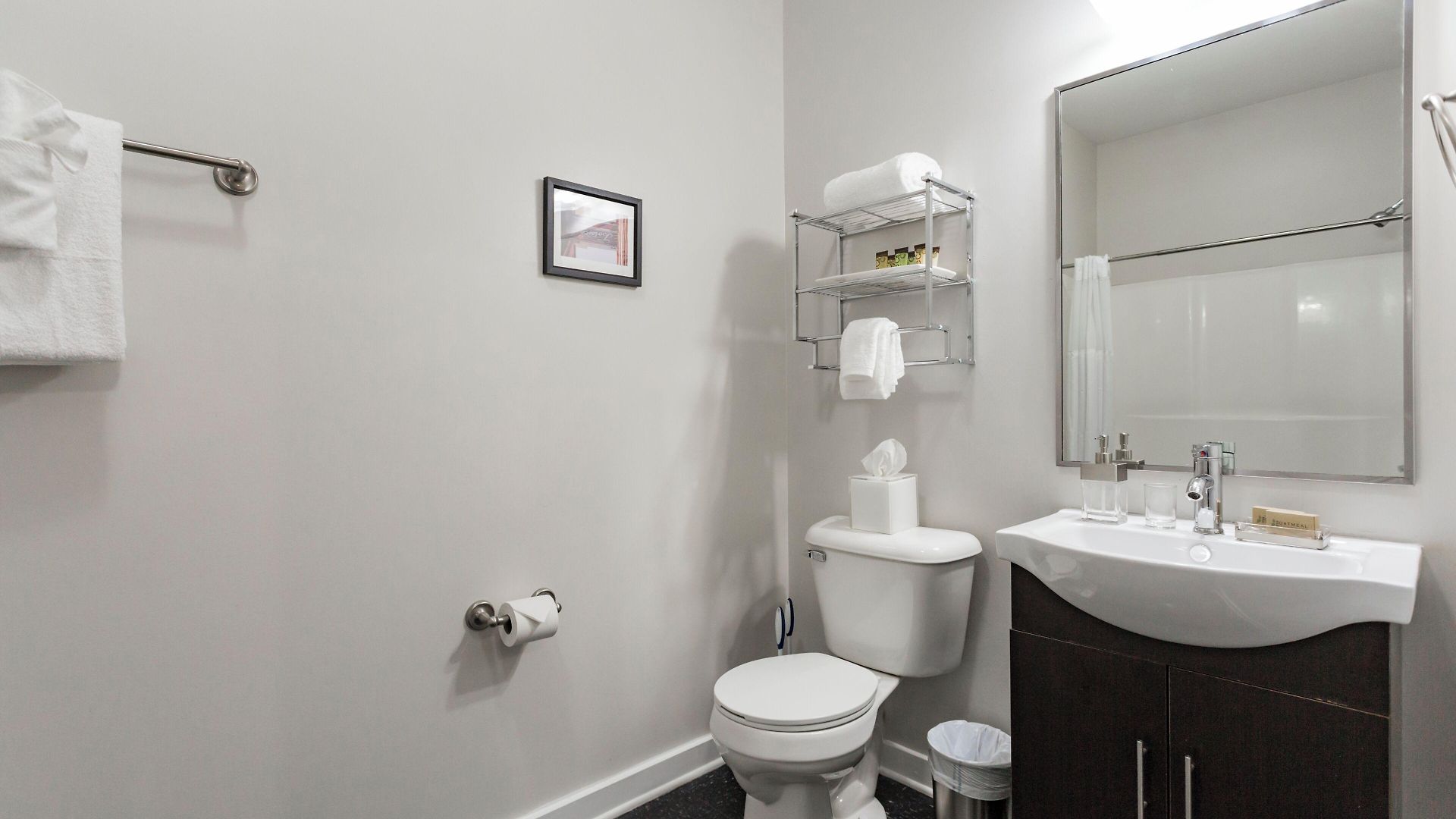 Cozysuites Music Row Hotel *