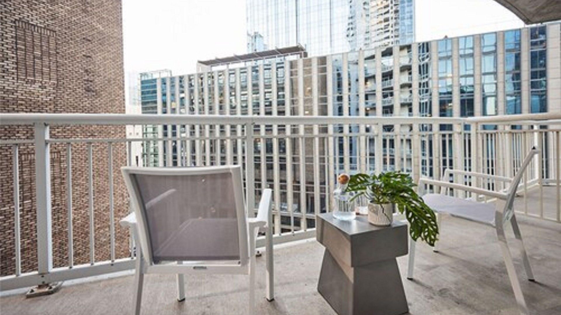 Placemakr Premier Sobro Hotel