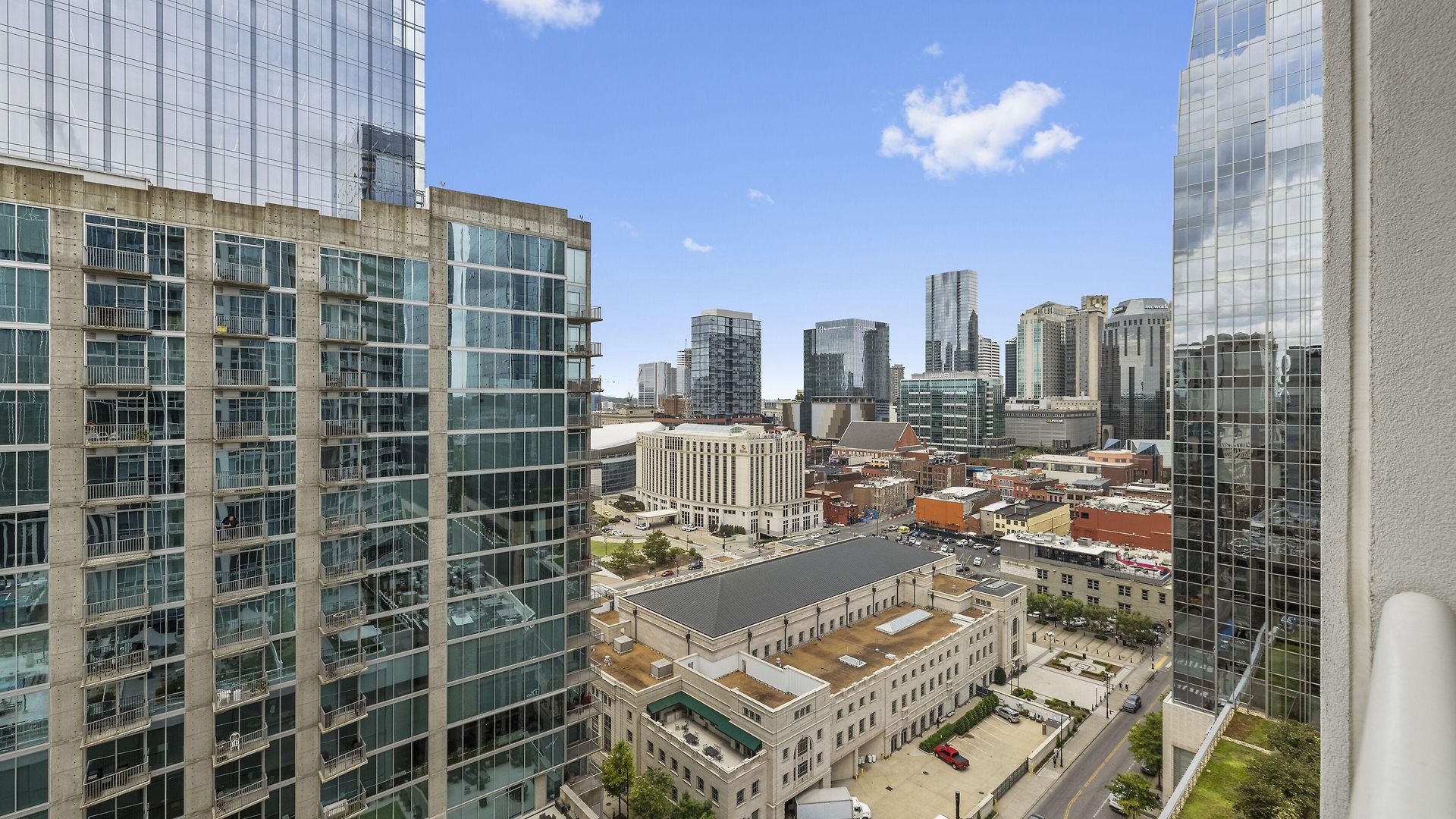Placemakr Premier Sobro Hotel 5*