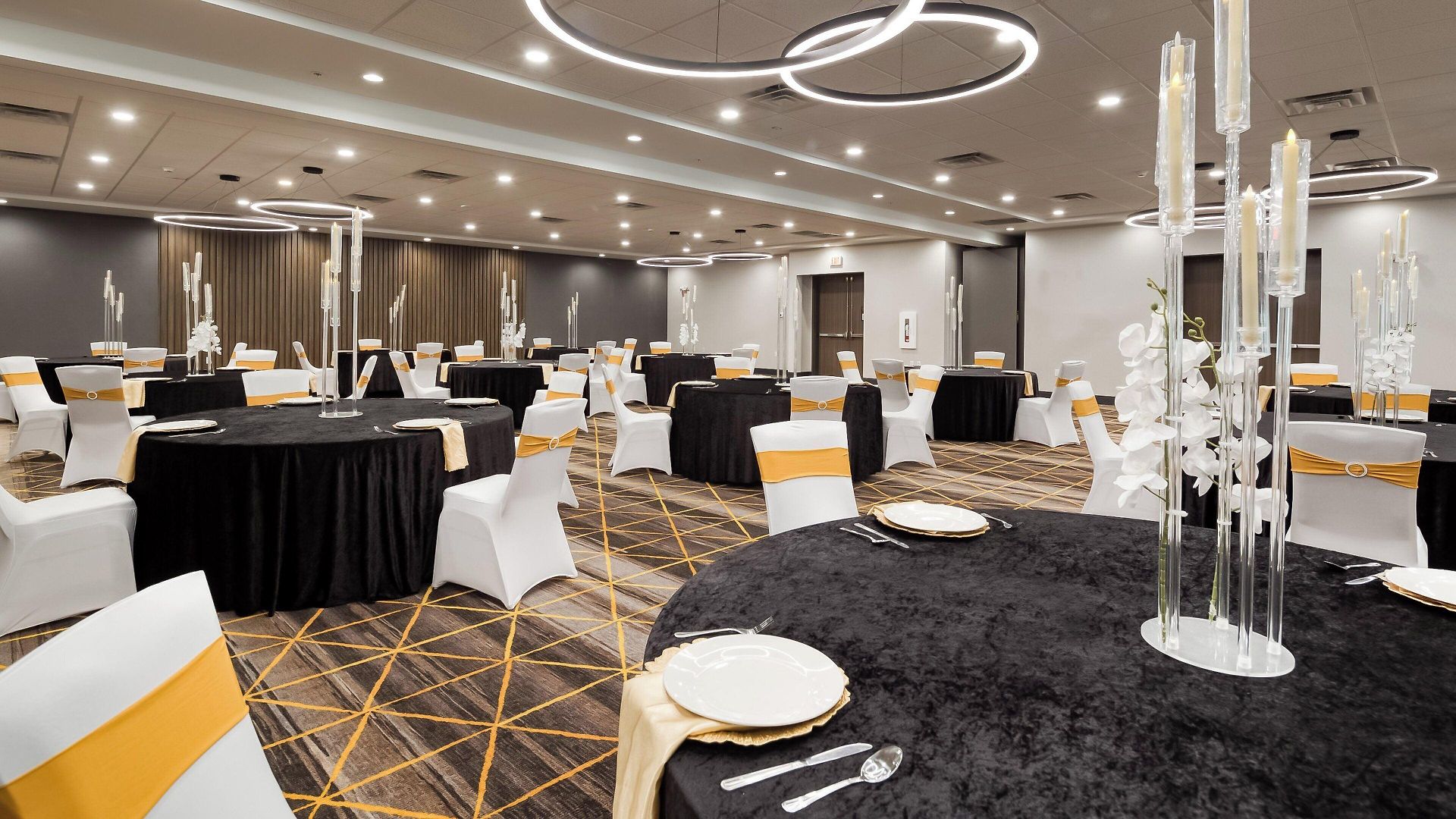Hotel Airport By Ihg Nashville