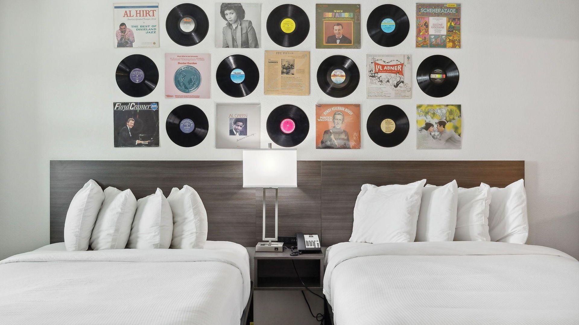 Hillside Crossing Hotel