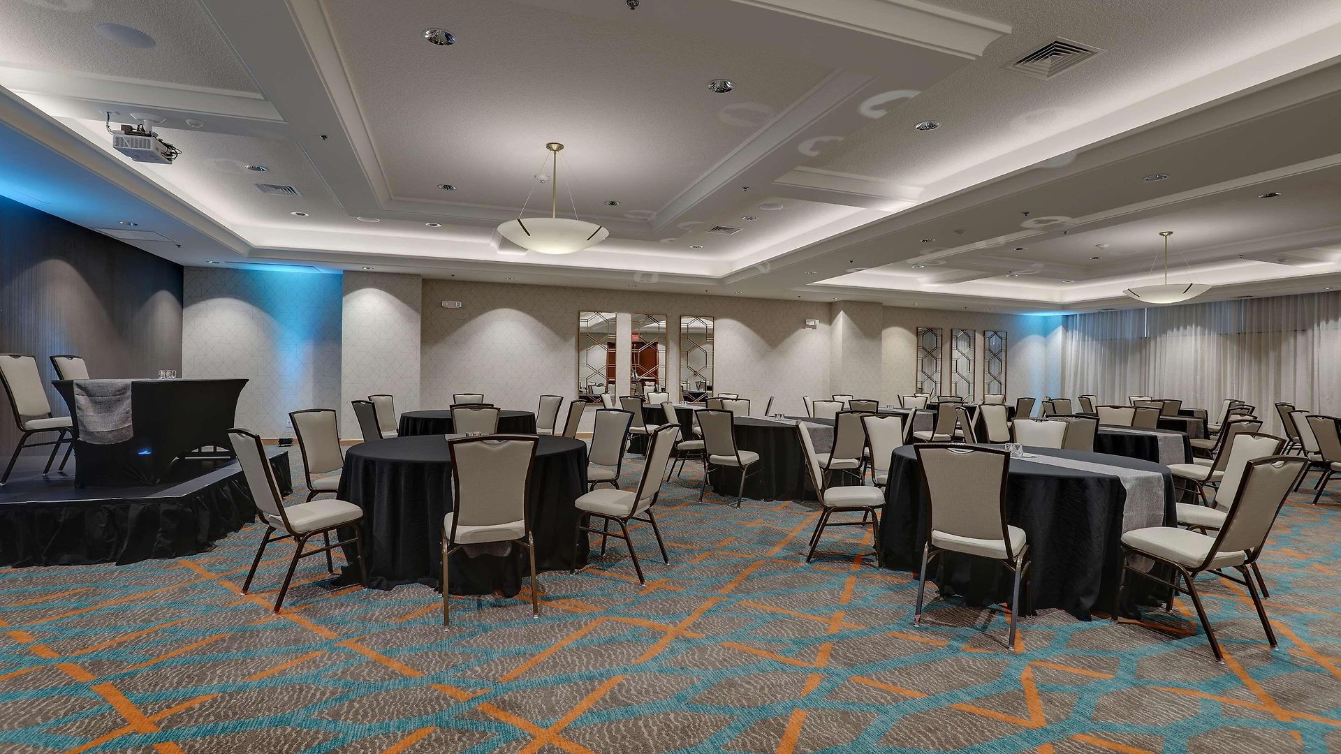 Drury Plaza Downtown Hotel