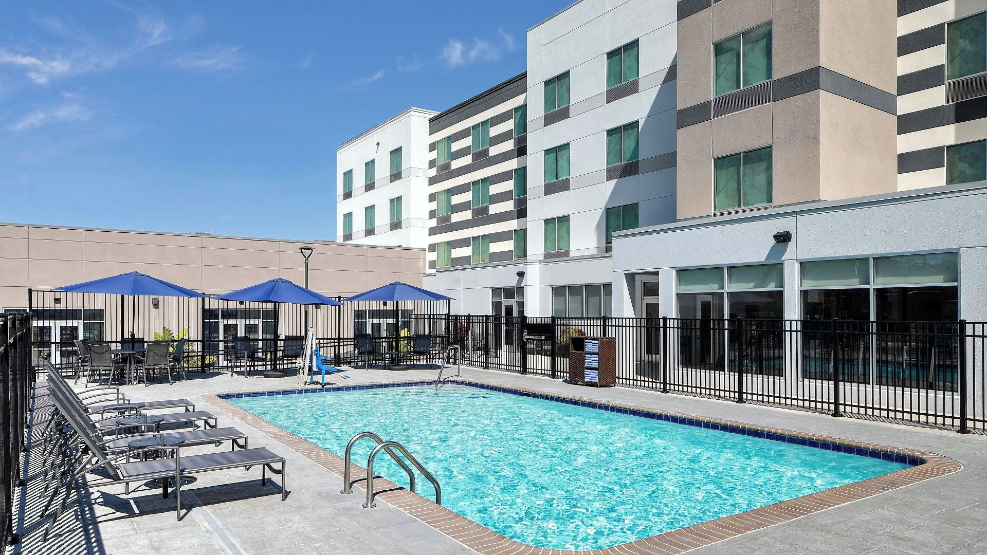Fairfield By Marriott & Bellevue Nashville