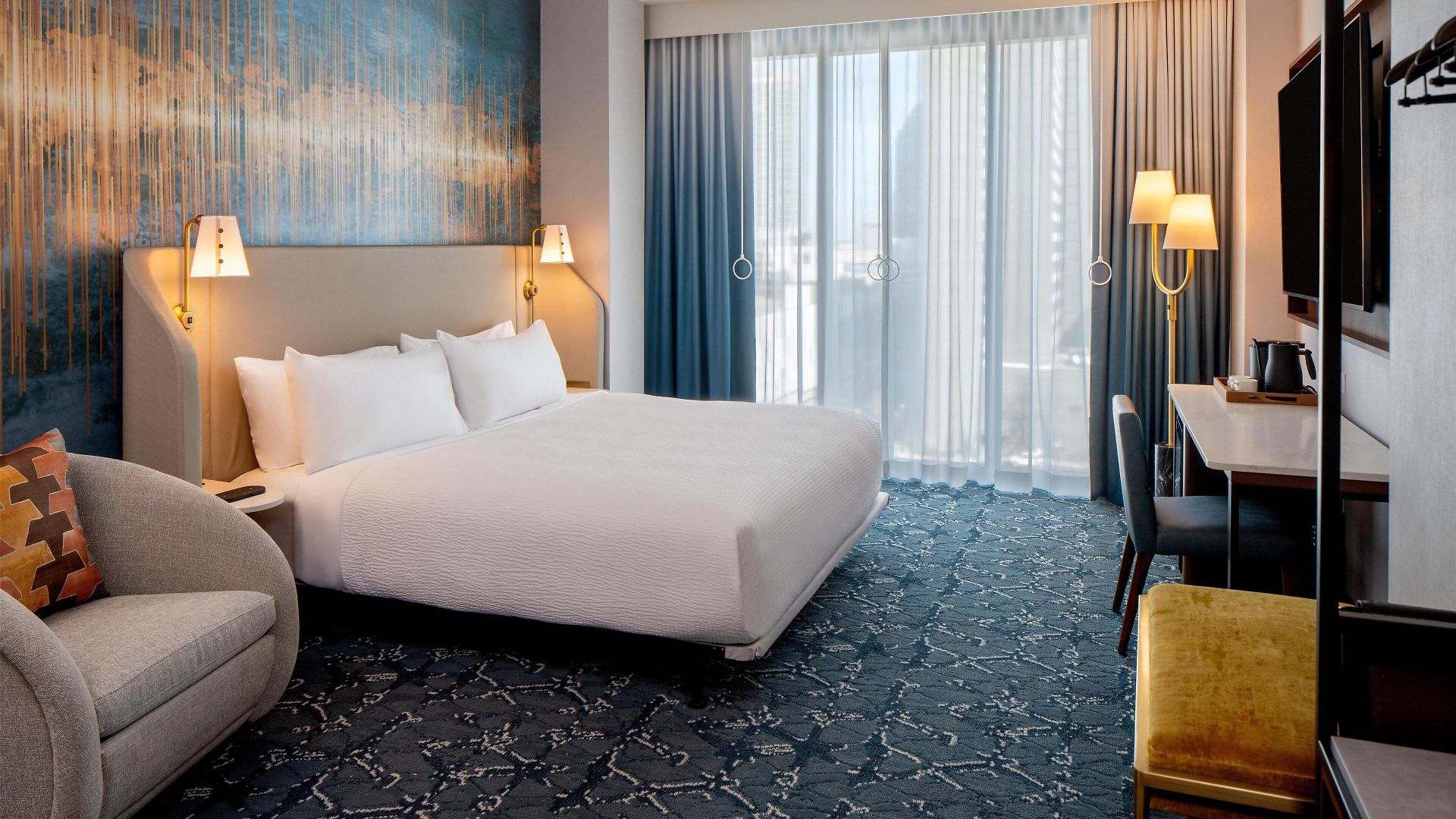 Tempo By Hilton Downtown Hotel 3*