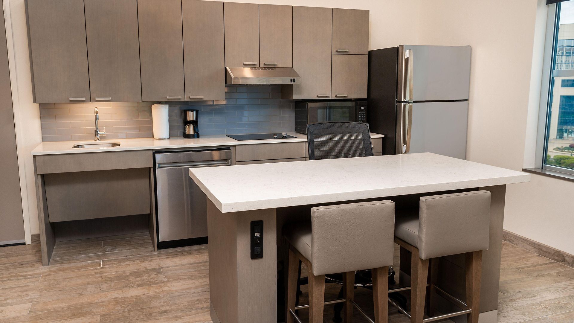 Hyatt House Airport Hotel 3*