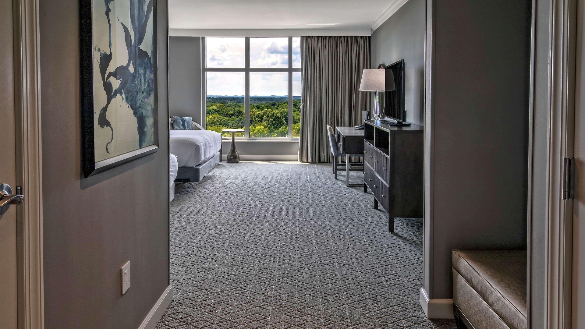 Hilton Hills Hotel 4*