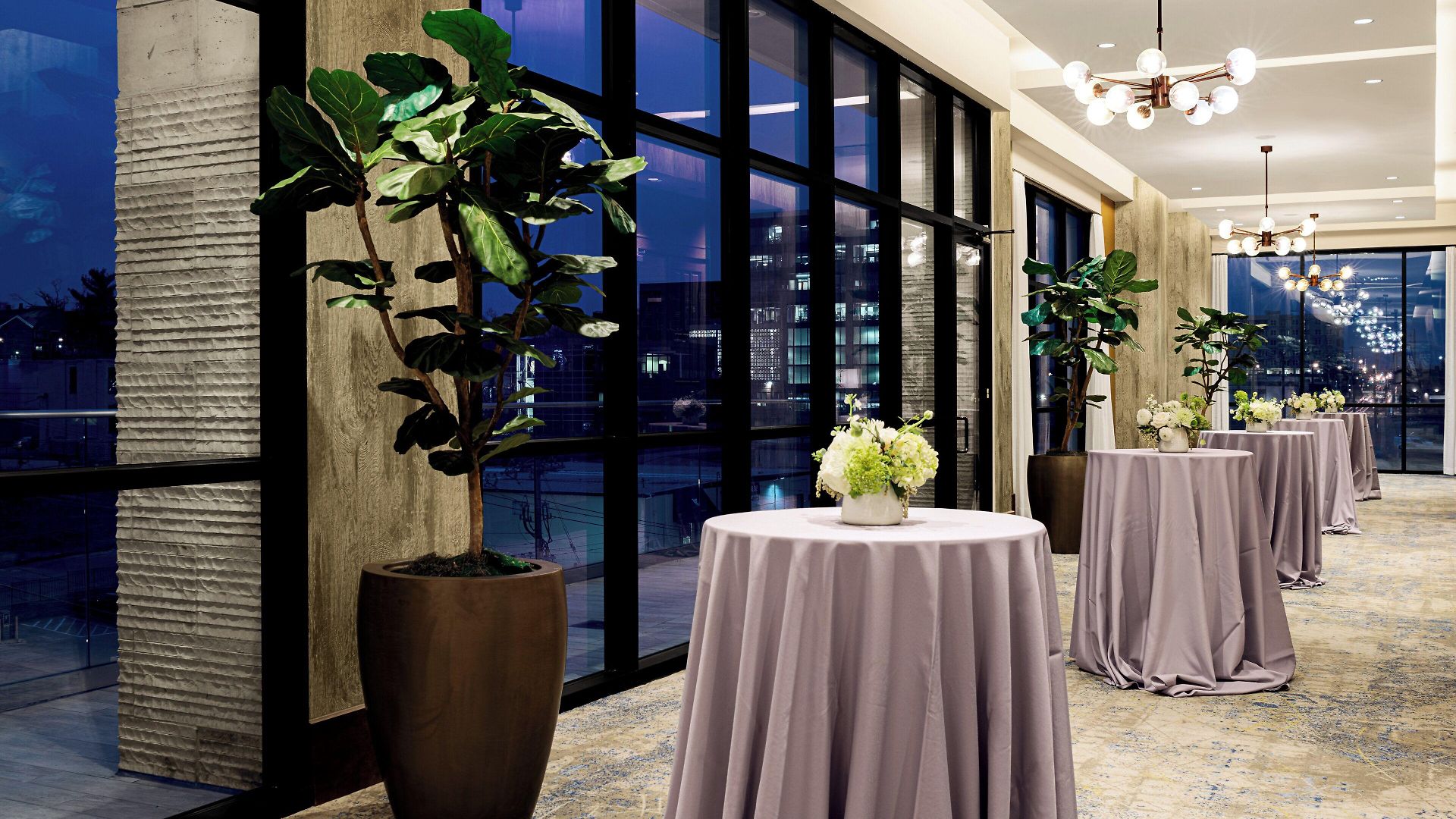 Hotel & Downtown - Broadway By Ihg