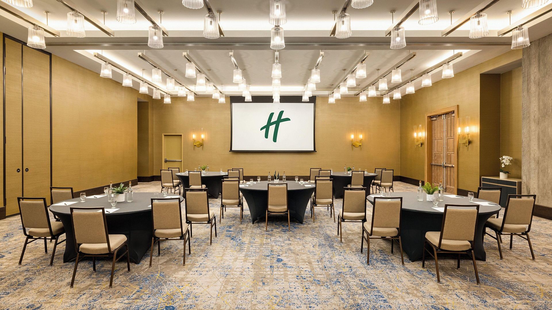 & Downtown - Broadway By Ihg Hotel
